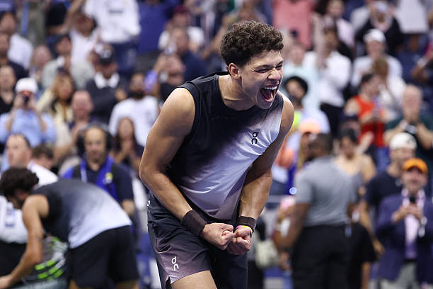 Шелтон сенсаційно вибив Алькараса з US Open у найдовшому за часом завершення матчу в історії турніру
