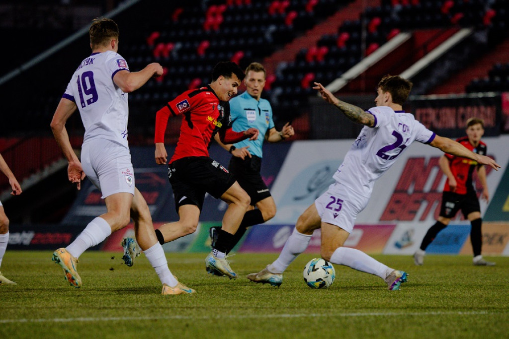 ЛНЗ розгромив Верес у Рівному та продовжив рекордну гостьову серію