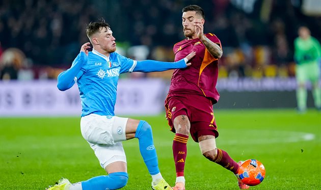 Наполи и Рома сыграли боевую ничью с дублем Малена