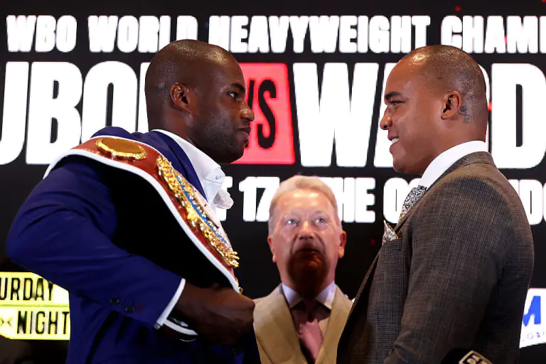 Дюбуа та Вордлі провели дуель поглядів перед реваншем за титул WBO