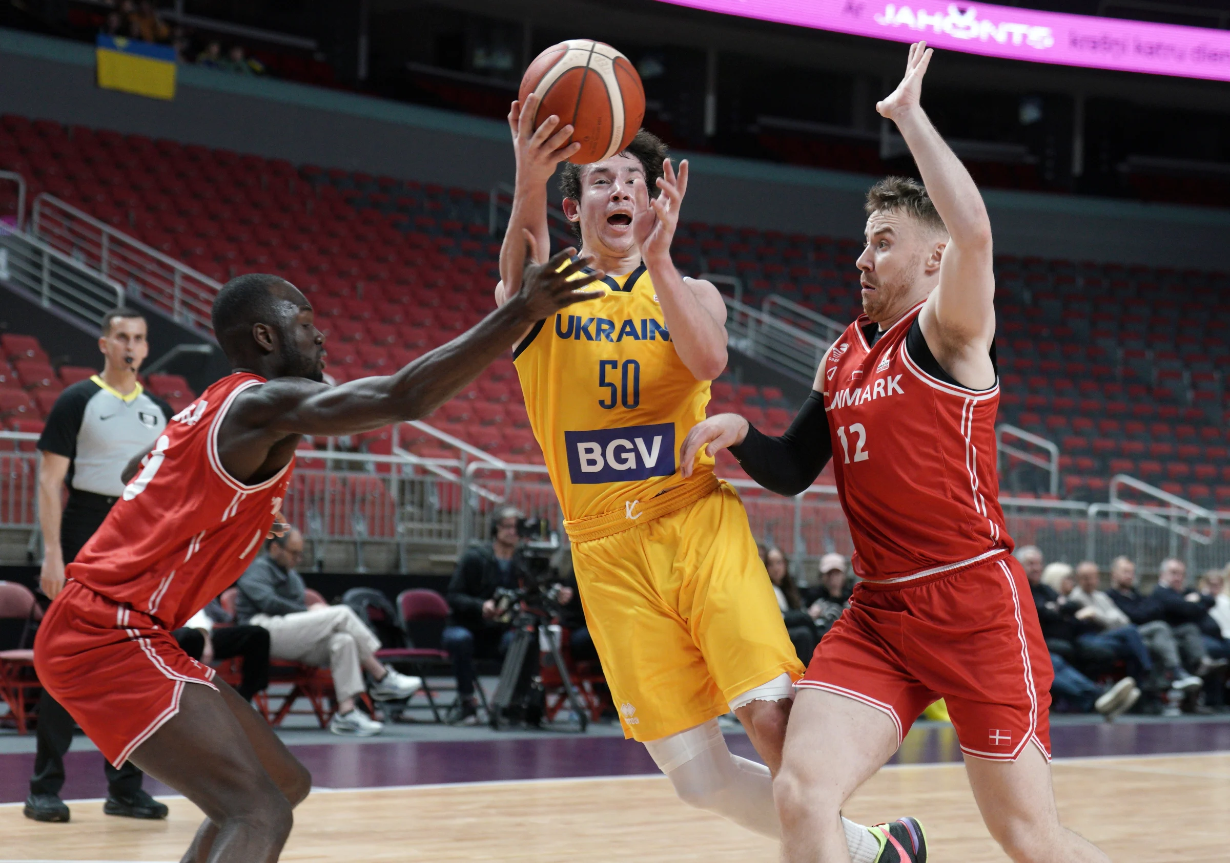 Сборная Украины уверенно победила Данию и оформила вторую победу в отборе на ЧМ-2027