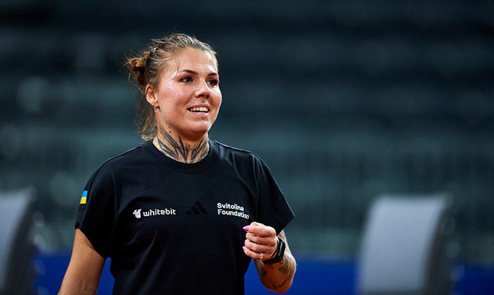 Олейникова совершила камбек и пробилась ко второму кругу в Руане