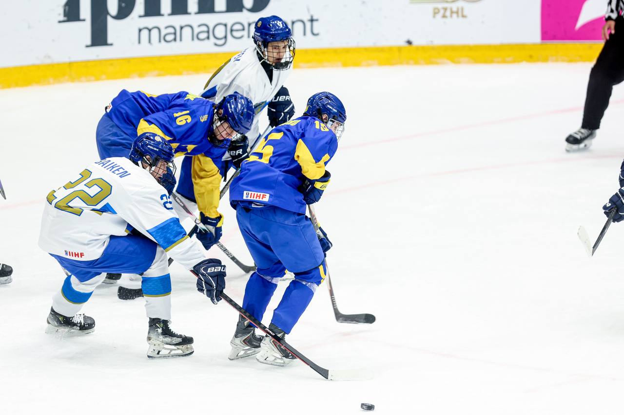 Сборная Украины U18 сыграет с Польшей в четвертом матче ЧМ по хоккею дивизиона IA