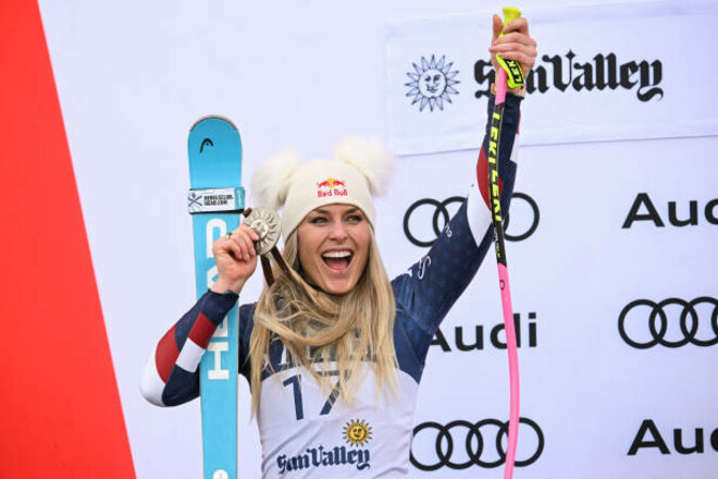 Ліндсі Вонн здобула першу перемогу на Кубку світу за сім років, домінувавши в Санкт-Моріці