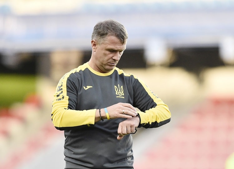 Ребров не планирует уходить в отставку и отработает контракт до конца