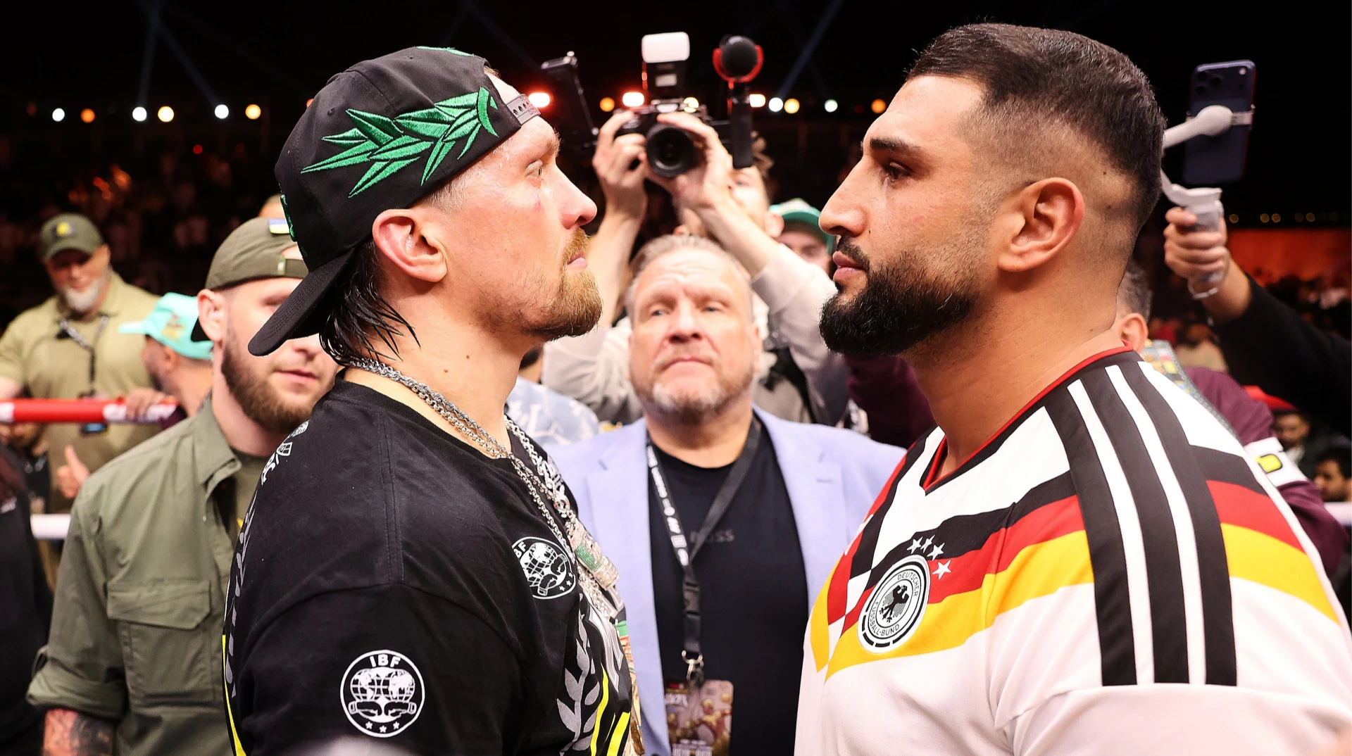 WBC зобов’язав Усика провести бій проти Кабаєла