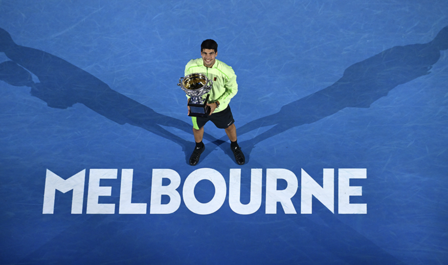 Алькарас обыграл Джоковича в финале Australian Open и впервые стал чемпионом