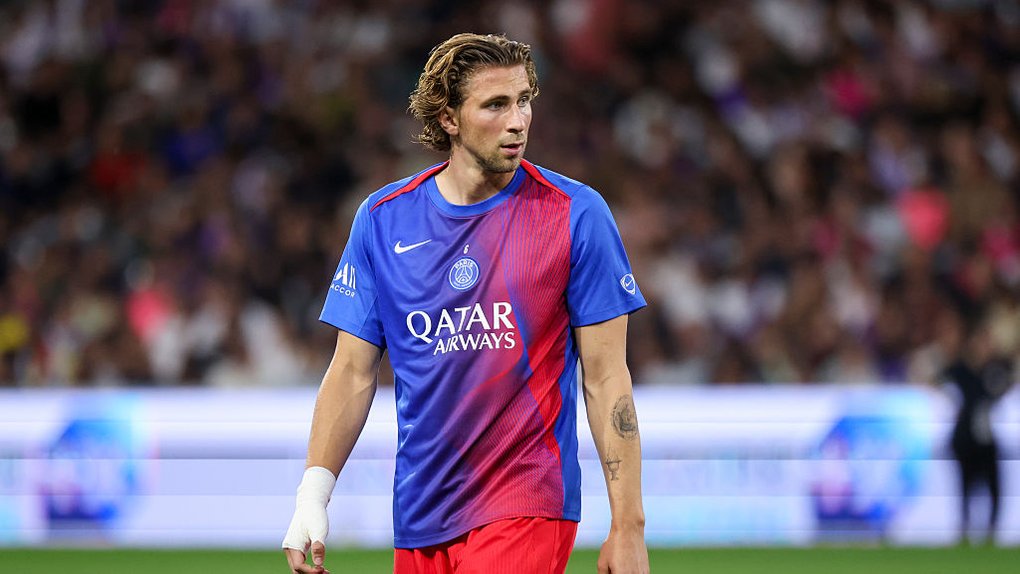 Забарный вошел в заявку ПСЖ на матч с Атлетиком в матче Лиги чемпионов