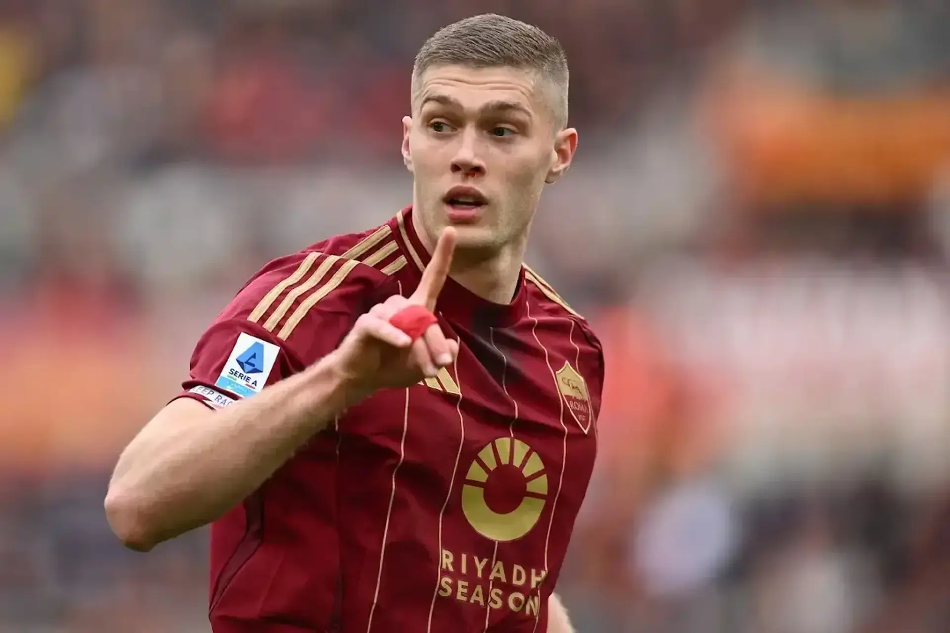 Рома побеждает Парму 2:1: Довбик выходит на замену и забивает