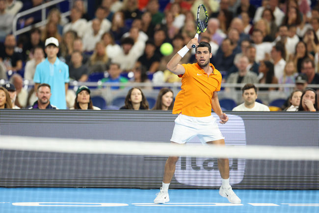 Алькарас та Анісімова виграли свої матчі на тенісному шоу в Маямі