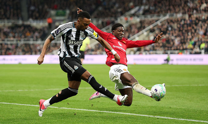 Ньюкасл в меньшинстве вырвал победу над Манчестер Юнайтед в конце матча