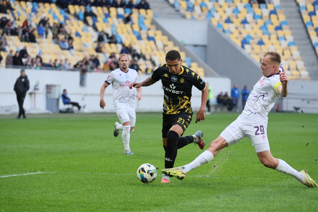 ЛНЗ одержал волевую победу над Рухом и продлил серию без ничьих