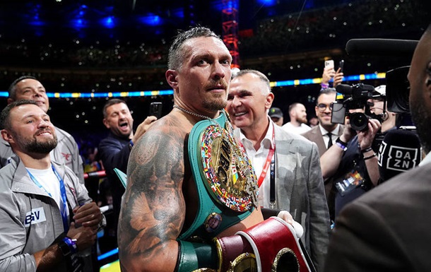 Сенченко розкритикував бій Усик – Верхувен за титул WBC