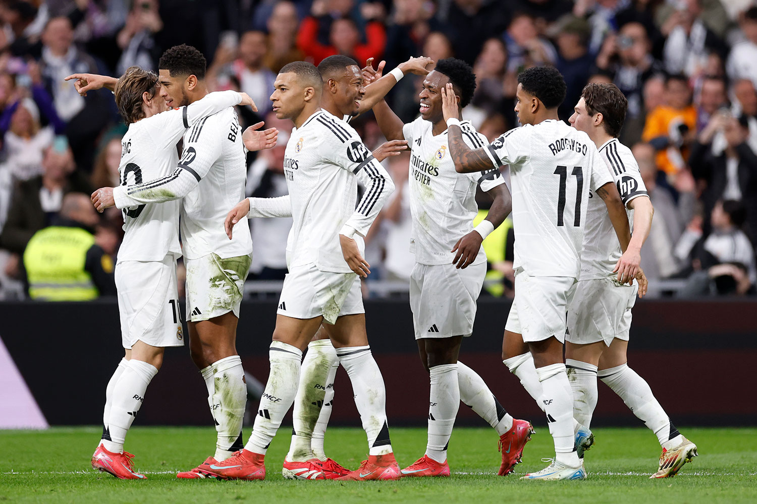 Реал вырвал победу у Райо благодаря пенальти Мбаппе на 100-й минуте