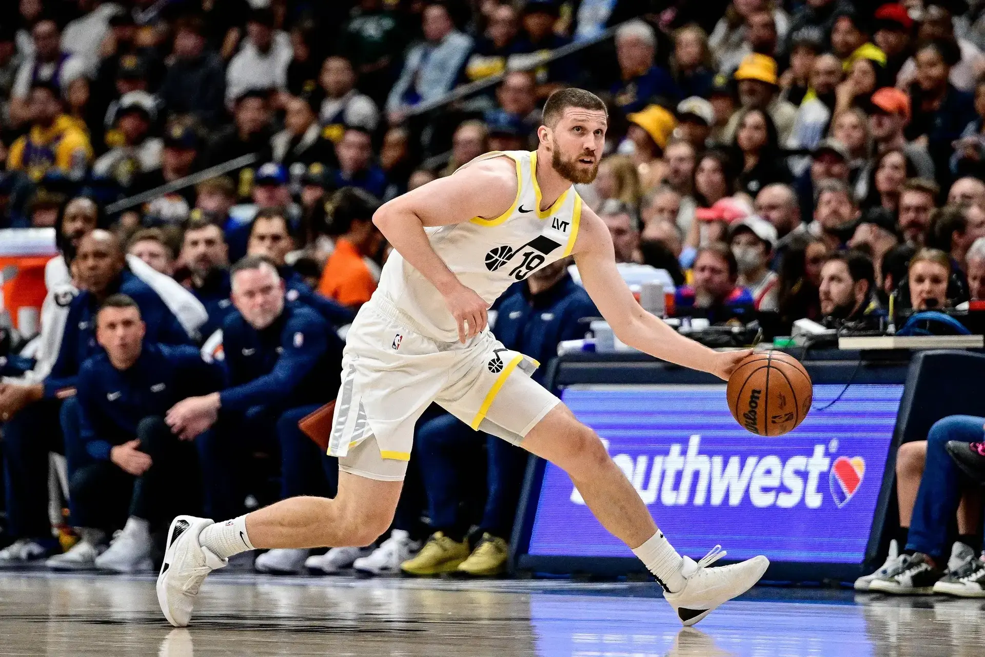 Святослав Михайлюк вышел в старте и набрал 6 очков в матче Юты против Миннесоты