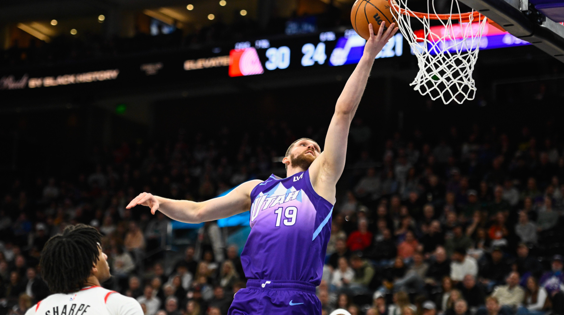 Михайлюк набрал 10 очков, но Юта уступила Сан-Антонио в матчах НБА