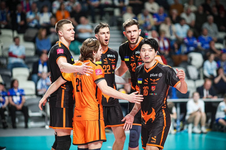 Барком-Кажани програли лідеру ПлюсЛіги в трьох сетах