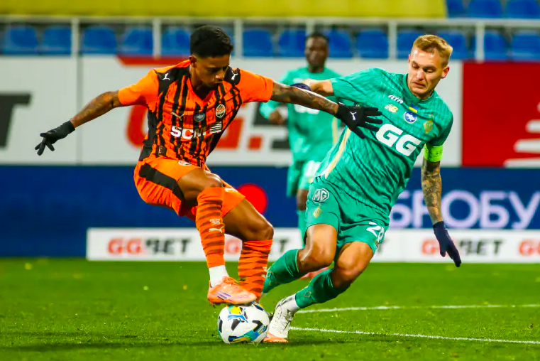 Динамо и Шахтер оштрафовали за нарушение болельщиков во время 1/8 финала Кубка Украины