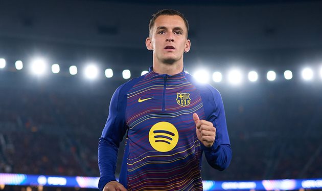 Барселона може віддати Касадо в оренду через конкуренцію