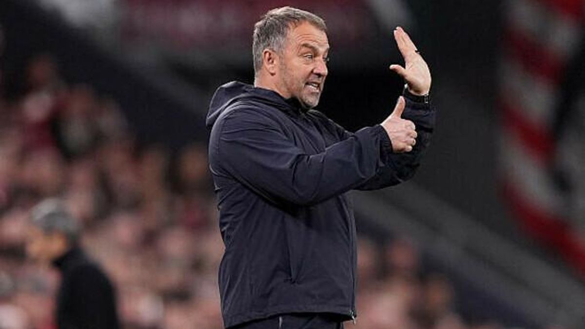 Лапорт подтвердил: Барселона близка к продлению контракта с Фликом