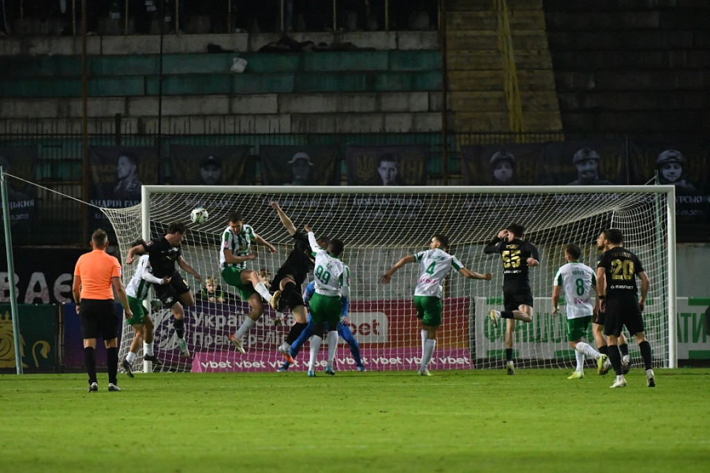 Колос обыграл Карпаты в матче с двумя нереализованными пенальти