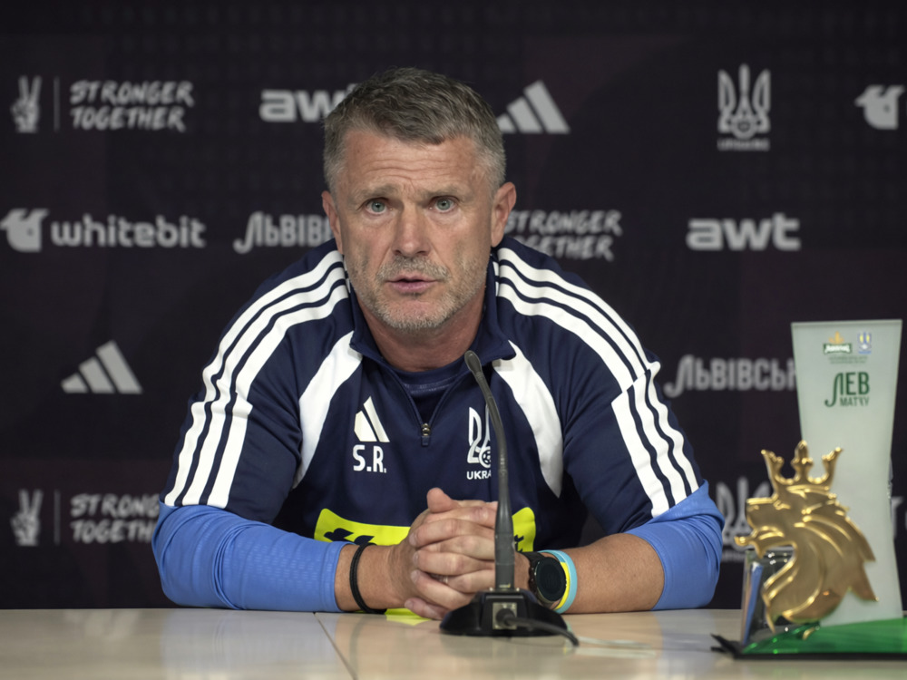 Сергей Ребров: «После поражения игроки должны биться за Украину»