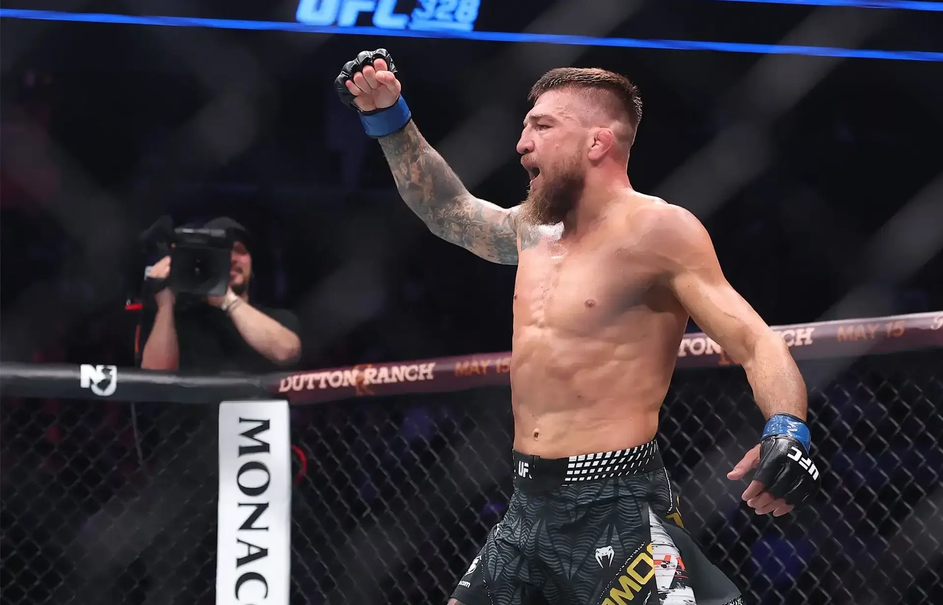 Амосов увійшов до топ-10 рейтингу UFC у напівсередній вазі