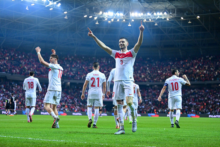 Европейский отбор ЧМ-2026: Турция разгромила Грузию, Англия досрочно вышла на Мундиаль