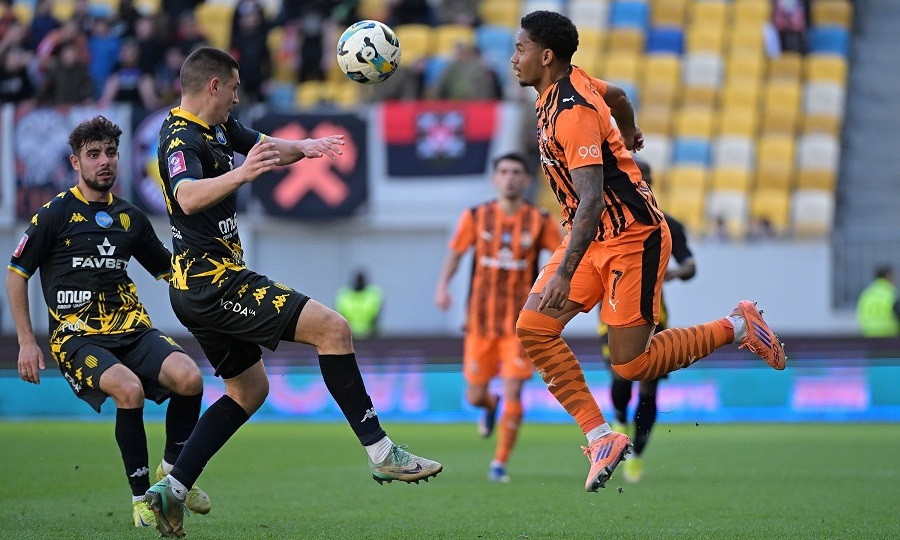 Шахтар продовжив результативну серію проти Руху та здобув 710-ту перемогу в УПЛ