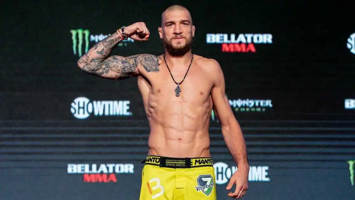 Амосов – о контракте с UFC: количество боев, условия и бонусы от Дейна Вайта