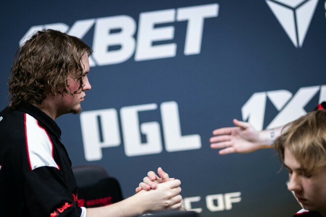 B8 впевнено вийшли у плей-оф PGL Bucharest 2026