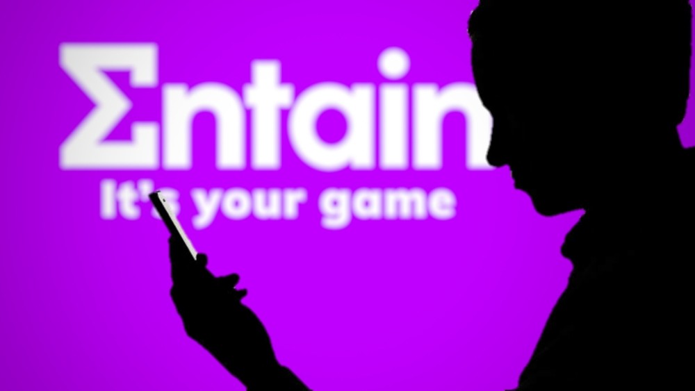 Глава Entain обвинила Премьер-лигу в содействии нелегальному гемблингу