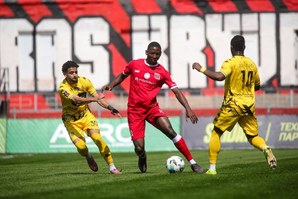 Кривбас розгромив Рух завдяки двом автоголам і штрафному Юрчеця