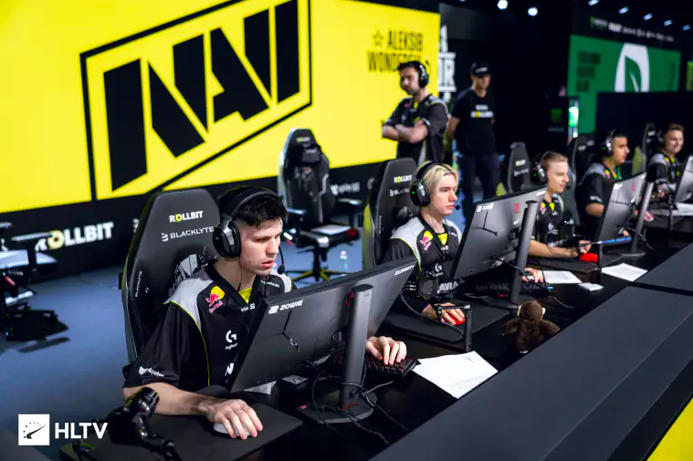 NAVI вышли в 1/4 финала Budapest Major 2025, Passion UA вылетели после поражения от FaZe