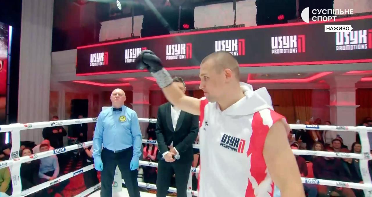Хижняк нокаутом виграв дебютний бій на профі-ринзі
