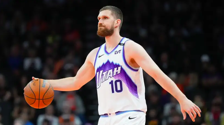 Михайлюк набрал 13 очков, но Юта Джаз не удержала Лейкерс в результативном матче НБА