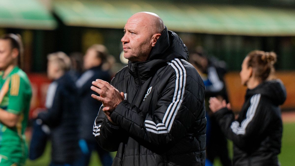 Володимир Пятенко залишає посаду головного тренера жіночої збірної України