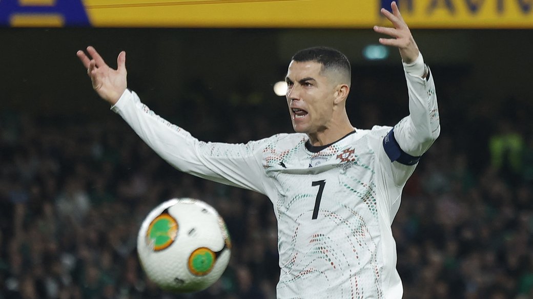 Роналду может получить три матча дисквалификации после удаления против Ирландии