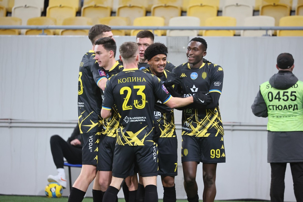 Рух прервал серию домашних поражений и в динамичном матче обыграл Кудривку