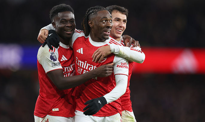 Арсенал уничтожил Тоттенхэм в дерби: хет-трик Эзе и уверенный разгром в Лондоне