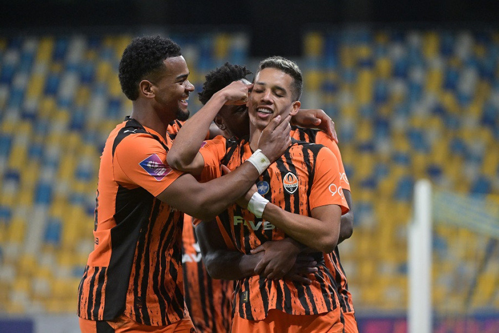 Шахтер минимально обыграл Металлист 1925 и вернул лидерство в УПЛ