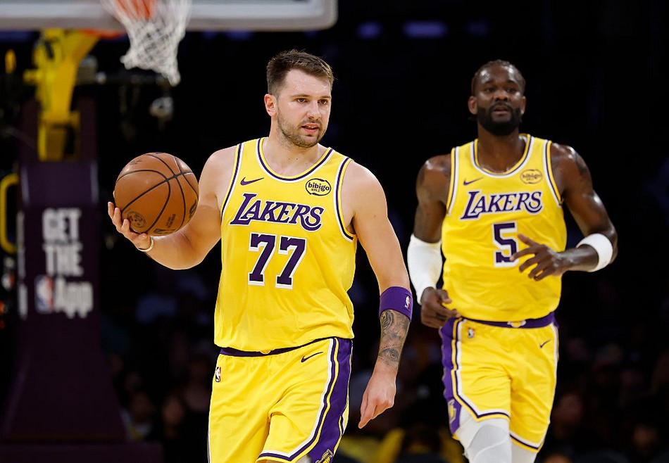 Лейкерс обыграли Кингз благодаря феноменальным 51 очку Остина Ривза, Милвоки уступил Кливленду
