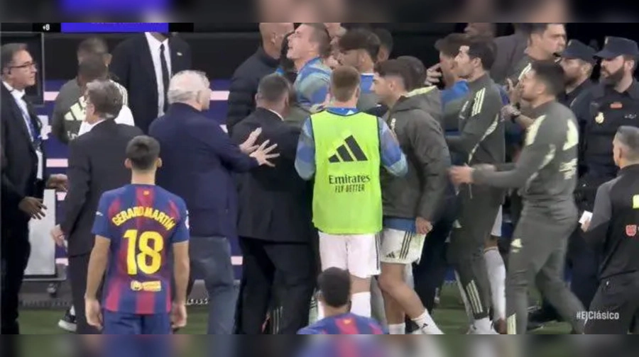 Андрей Лунин получил красную карточку в матче Реал - Барселона, не выходя на поле