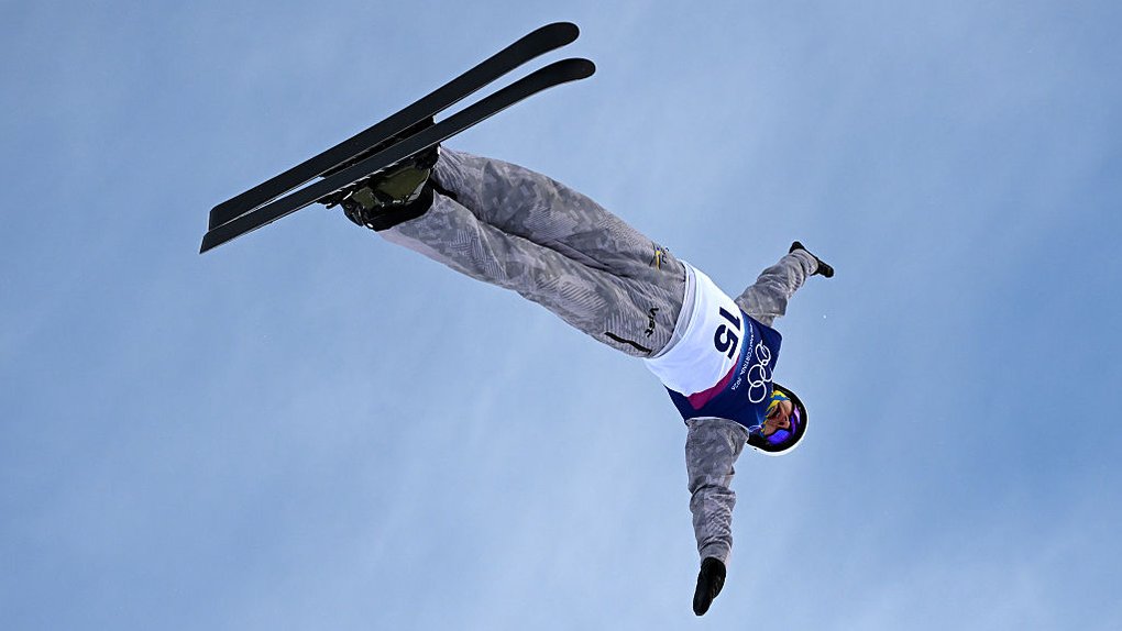 Чоловічу лижну акробатику на Олімпіаді перенесли на один день: оголошено новий розклад