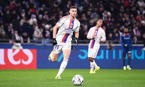 Лион уступил Страсбургу, Яремчук отличился ассистом