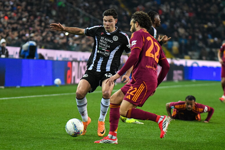 Рома уступила Удинезе и потеряла очки в борьбе за топ-4 Серии А