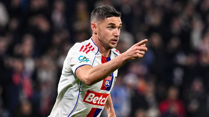 Ліон планує викупити Романа Яремчука у Олімпіакоса