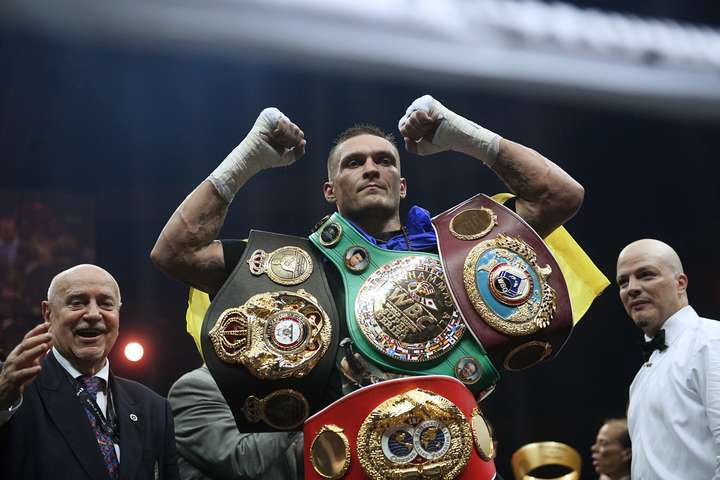 Усик объявил, что освобождает все чемпионские пояса и проведёт последний бой