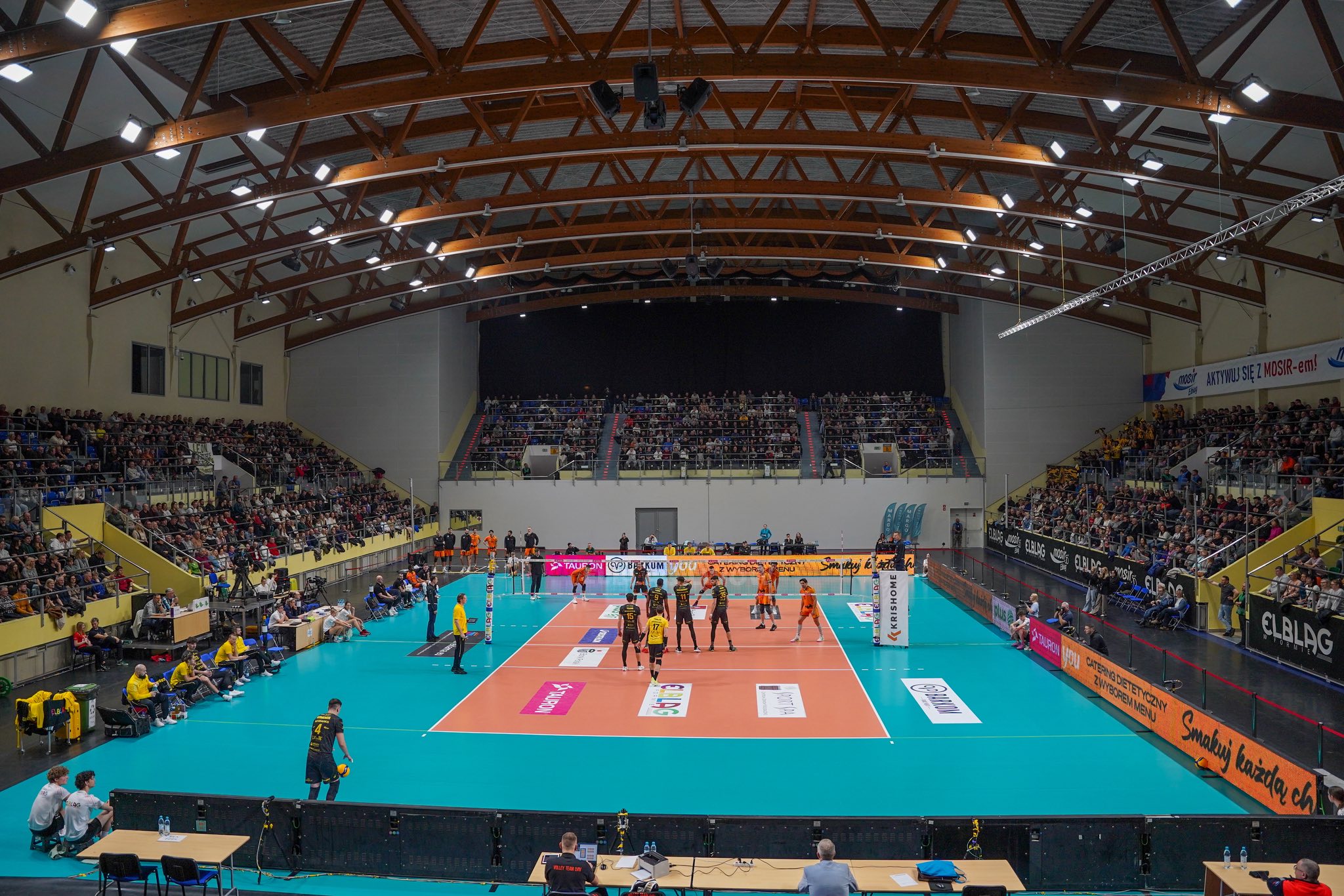 Барком-Кажани поступилися лідеру ПлюсЛіги Варті Заверче у трьох сетах