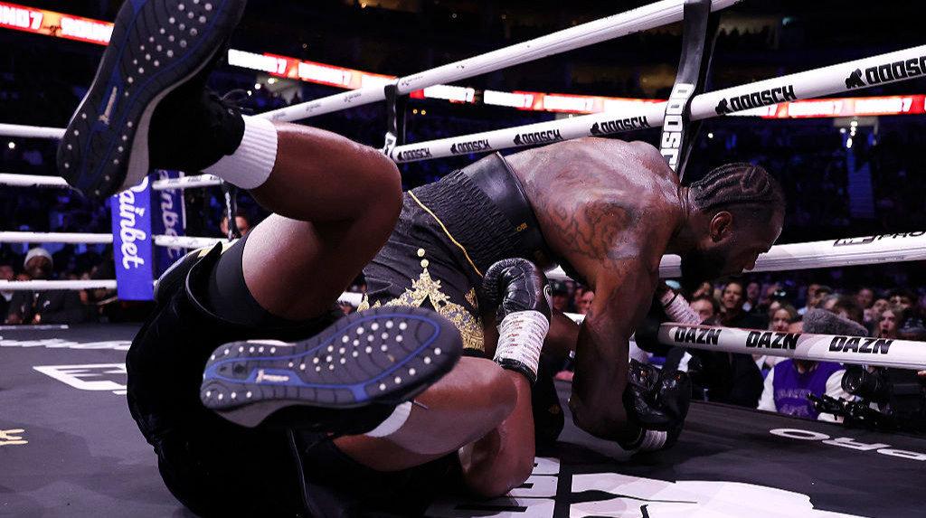 Вайлдер переміг Чісору роздільним рішенням суддів